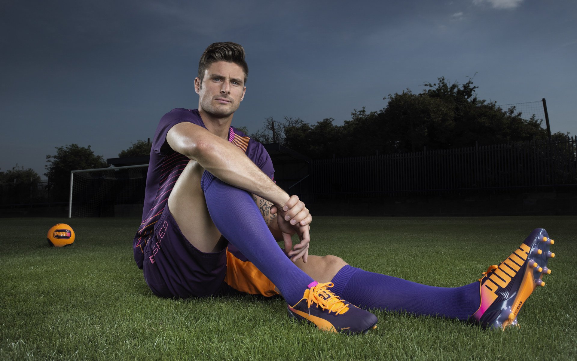 开云真人娱乐官网-查默斯稳扎稳打掌控比赛节奏，查尔默斯